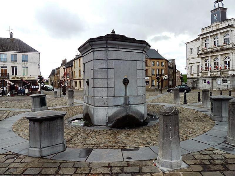 La Roche Du Roy Lägenhet Rocroi Exteriör bild