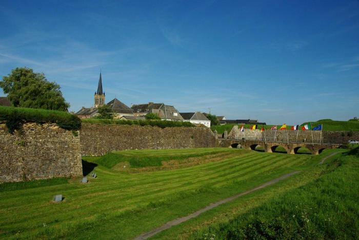 La Roche Du Roy Lägenhet Rocroi Exteriör bild